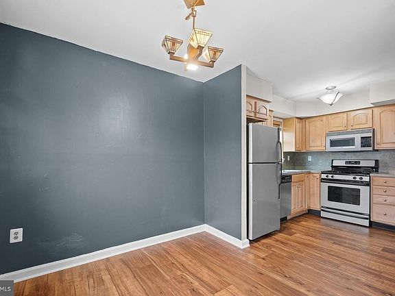 3rd image of 9878 Garvey Dr