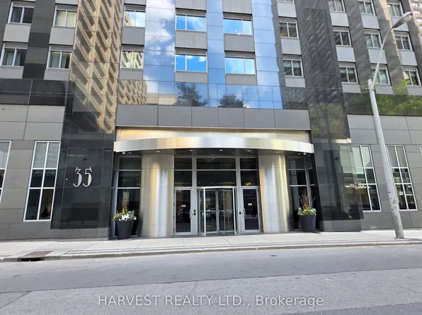 35 Balmuto St #1506, Toronto, ON M4Y 0A3