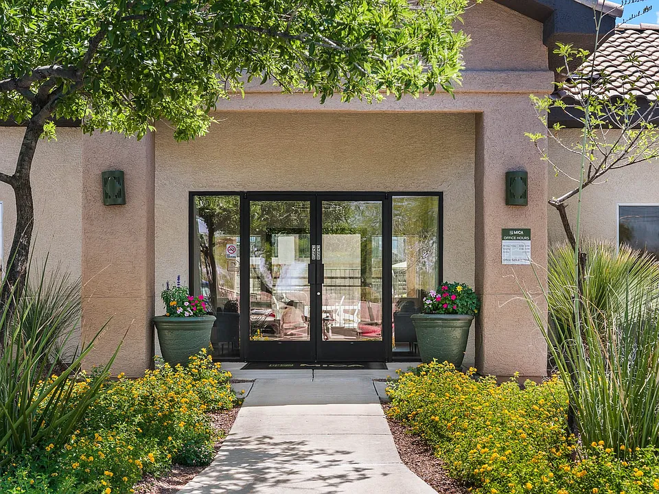 Mica Apartments