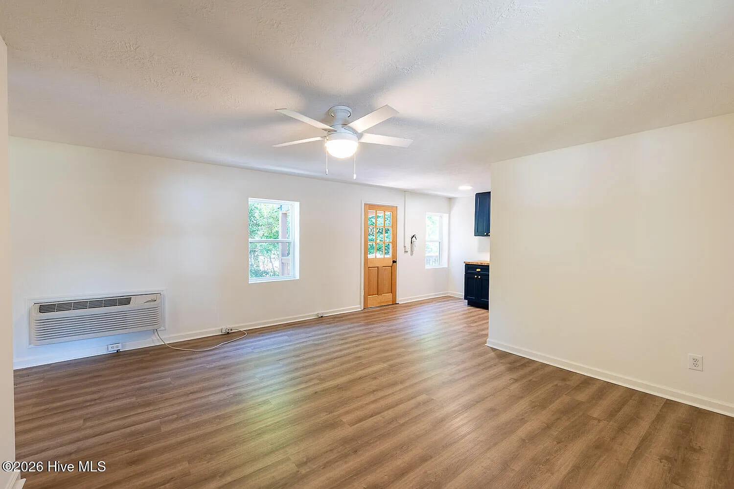 1 bed, 1.0 bath, 700 sqft, $1,100 — Photo 3