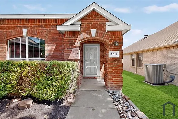 3 bed, 1400 sqft, $2,600 — Photo 3