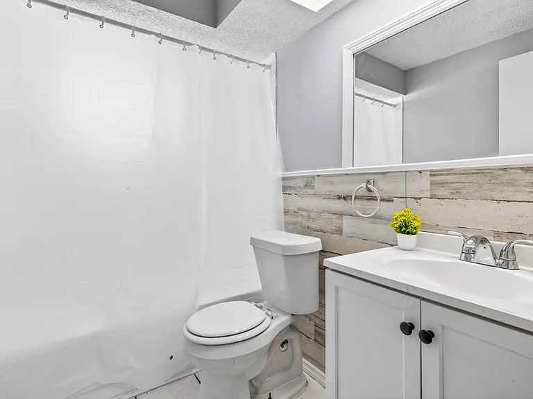 6324 Baldwyn Ave — Photo 9