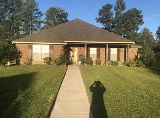 125 Whispering Oaks Xing, Pearl, MS 39208
