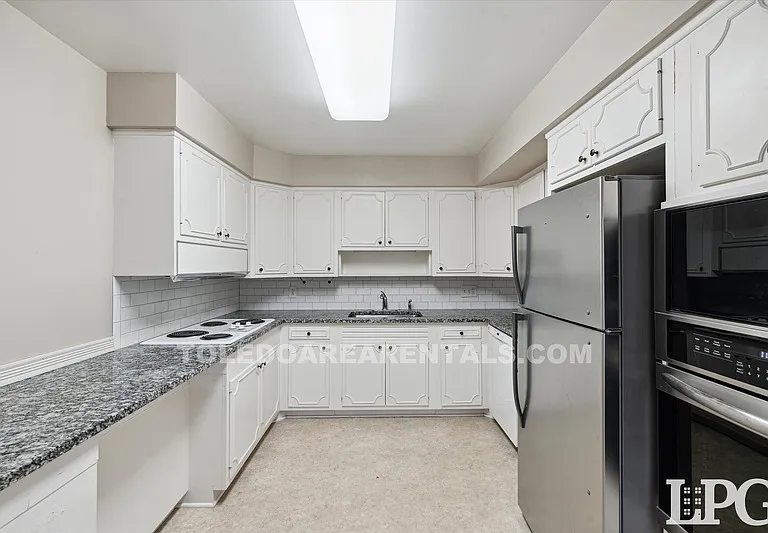 3835 Hillandale Rd E — Photo 21