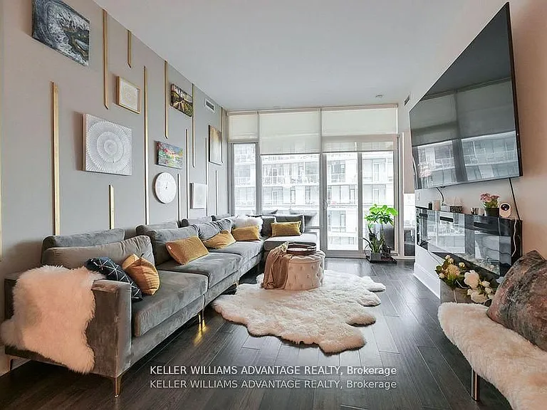 29 Queens Quay E #616 — Photo 1