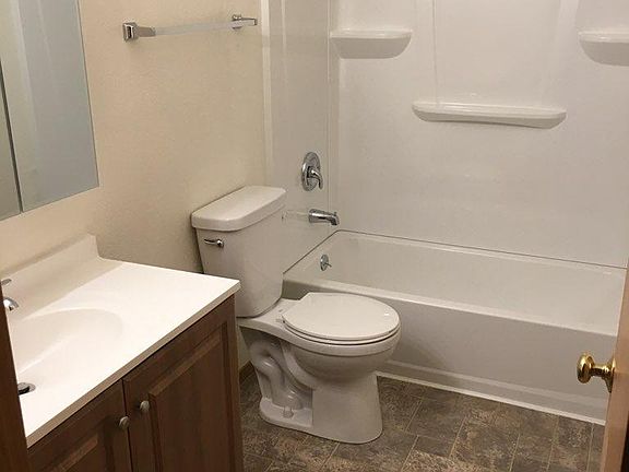 2nd image of 4826 Da Niece St #4