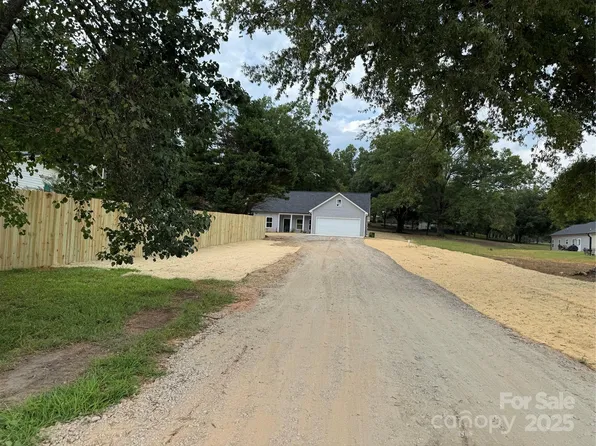 210 W Baker St, Jefferson, SC 29728