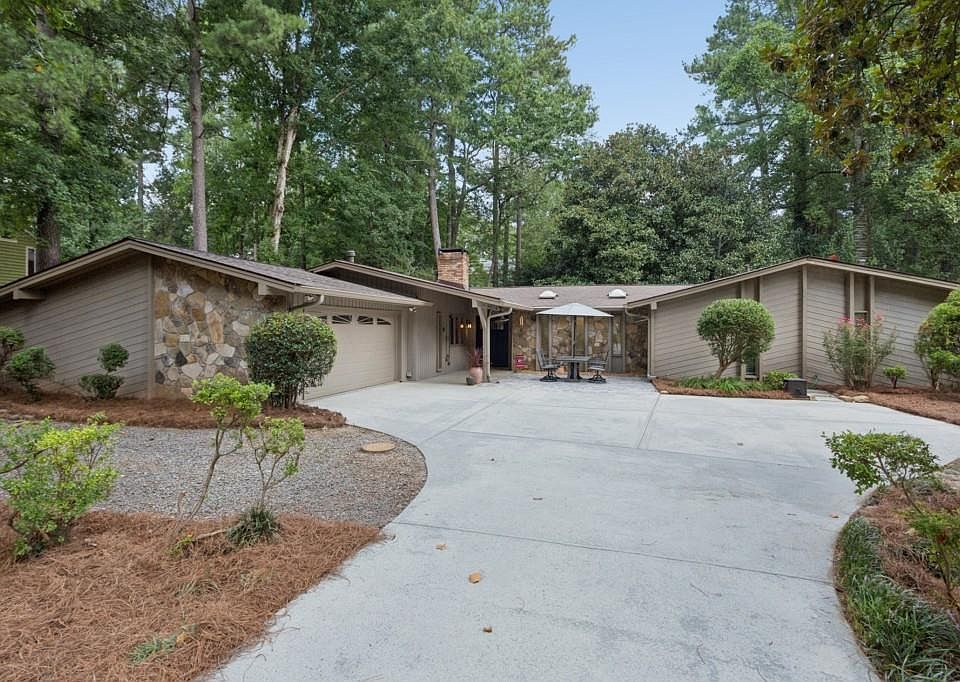 1st image of 3175 Hunterdon Ct SE