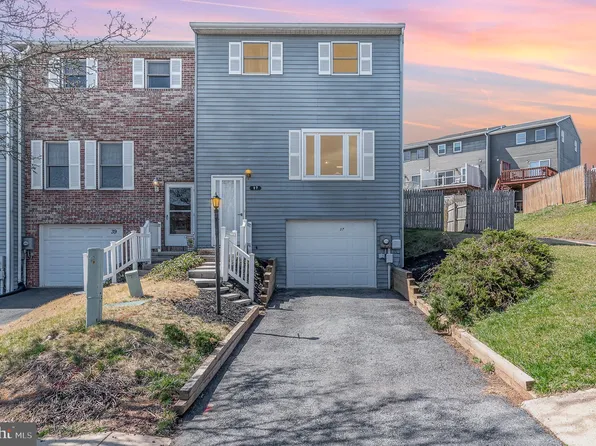 37 Bill Dugan Dr, Etters, PA 17319