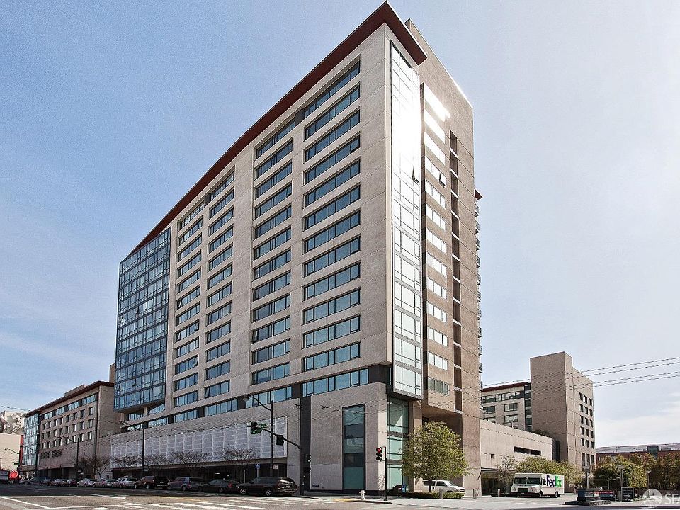 1st image of 260 King St Unit 733