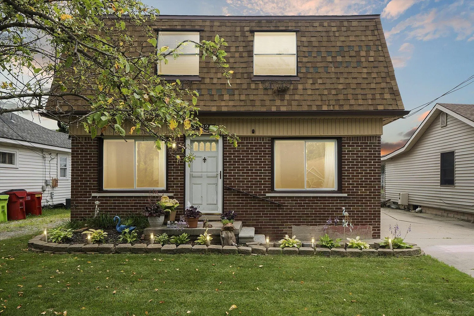 37820 Maplehill St photo 1