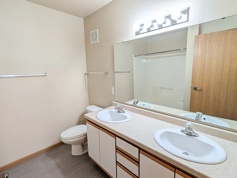 Osgood Townhomes 4250 & 4270 — Photo 16