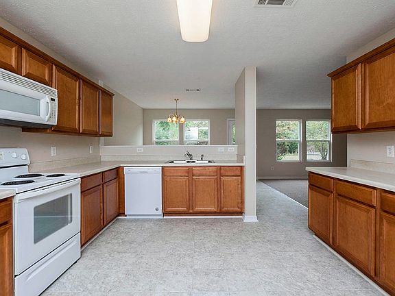 4th image of 5412 Middlebury Dr