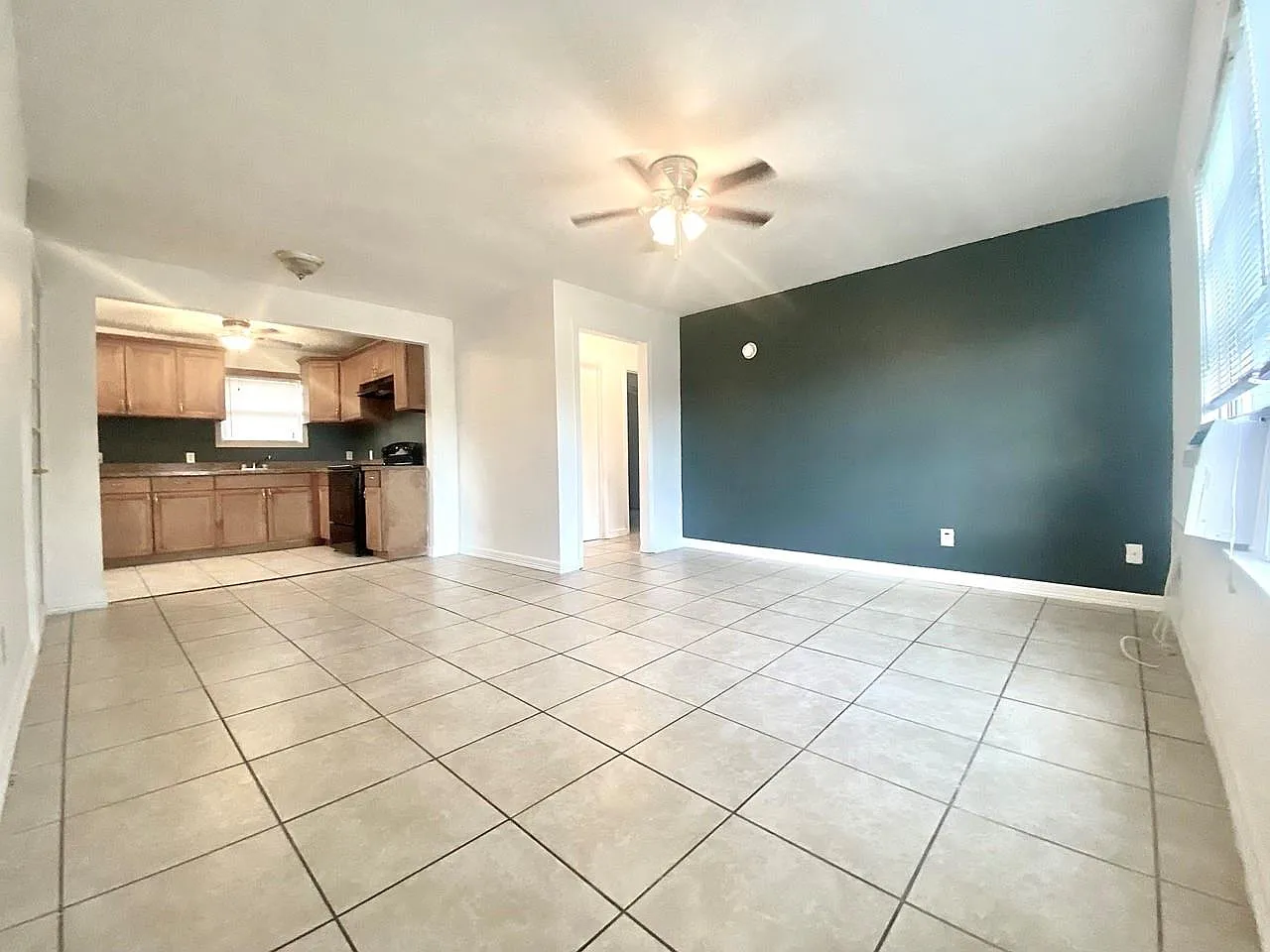 2 bed, 1.0 bath, 900 sqft, $975 — Photo 4