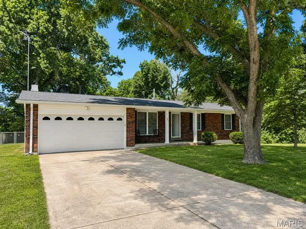 207 San Jose Ct, O'Fallon, MO 63366