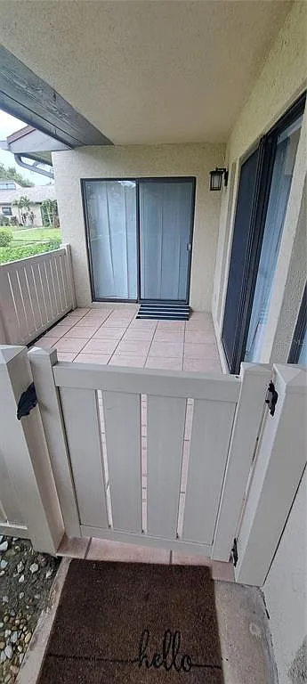 2 bed, 2.0 bath, 1250 sqft, $2,400 — Photo 2