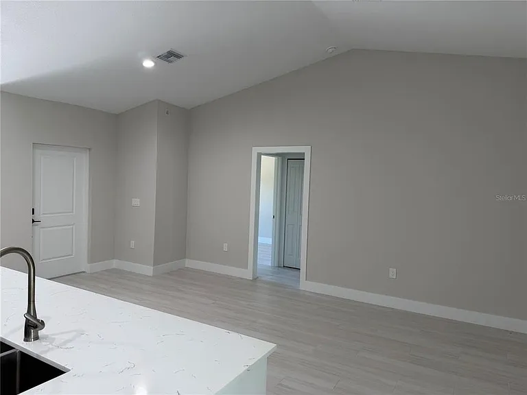 23367 Mayville Ave — Photo 9