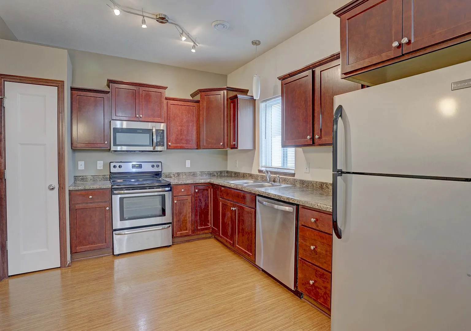 Indigo Crossing Townhomes — Photo 3