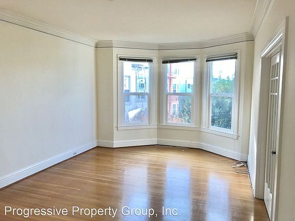 4th image of 2929 Gough St APT 7