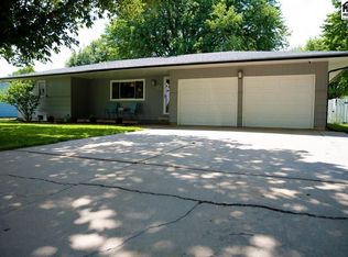 609 S Walnut St, Inman, KS 67546