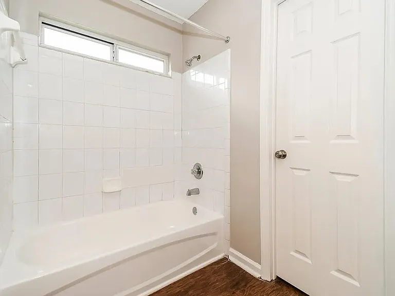 9270 Thunderbolt Dr — Photo 5