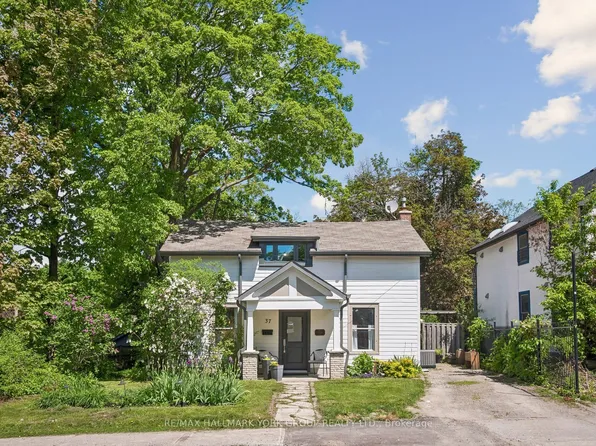 37 Arnold Cres, Richmond Hill, ON L4C 3R6