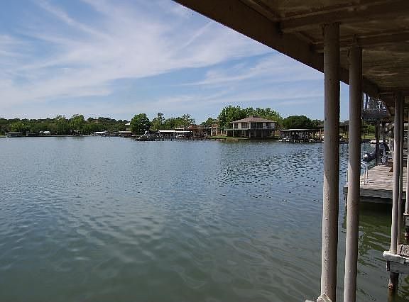 5th image of 264 E Lakeshore Dr