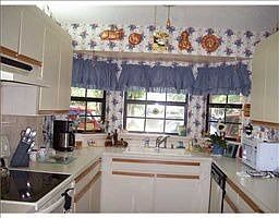 5th image of 6166 Beechwood Dr