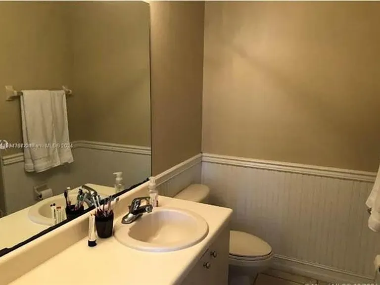 4310 Vineyard Cir — Photo 11