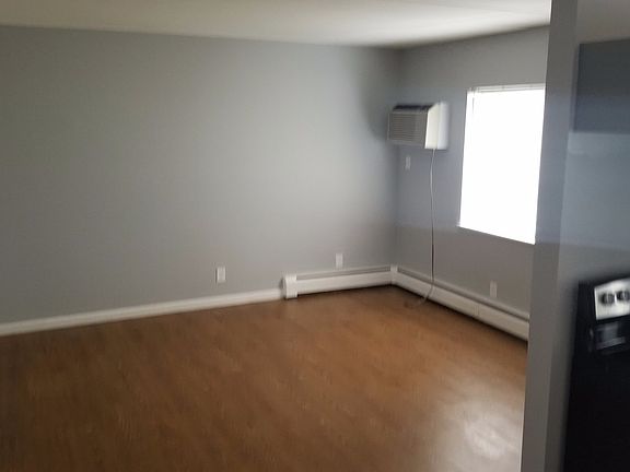 4th image of 4308 Hamilton Ave #3