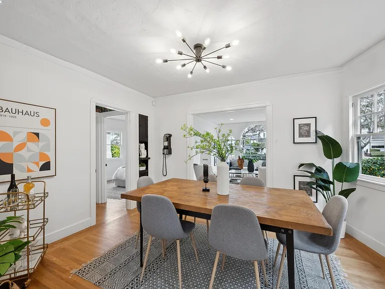 3100 Thompson Ave — Photo 5