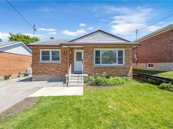 450 Highland Rd E, Kitchener, ON N2M 3W7