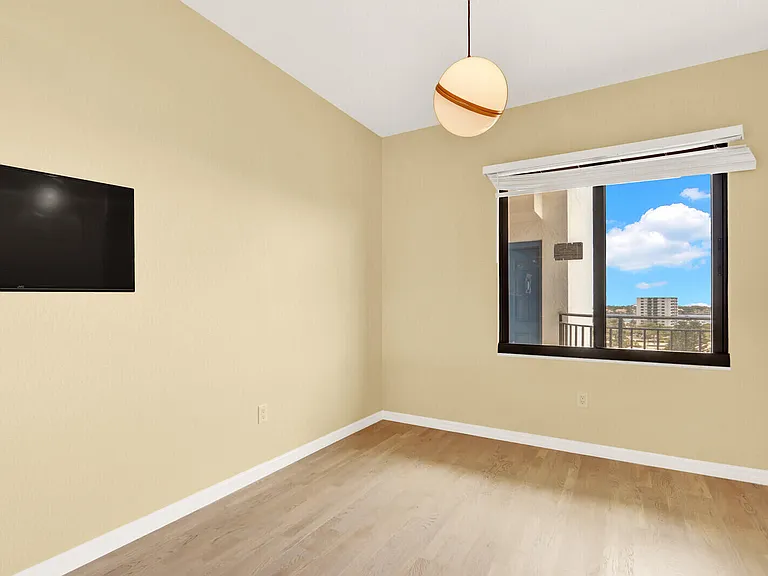370 Golfview Rd #901 — Photo 19