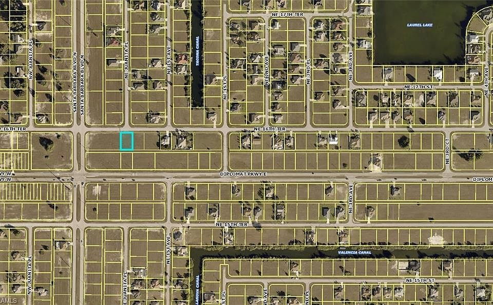 2nd image of 14 NE 16th Ter