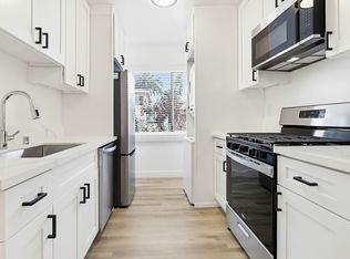 Quiet Jefferson Park Apartments Spacious, Secure & Centrally Located, Los Angeles, CA 90018