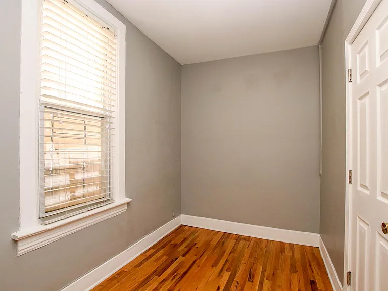 2040 W Charleston St #1R — Photo 8