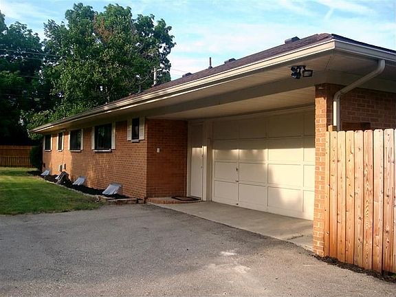 2nd image of 1189 Garry Ln