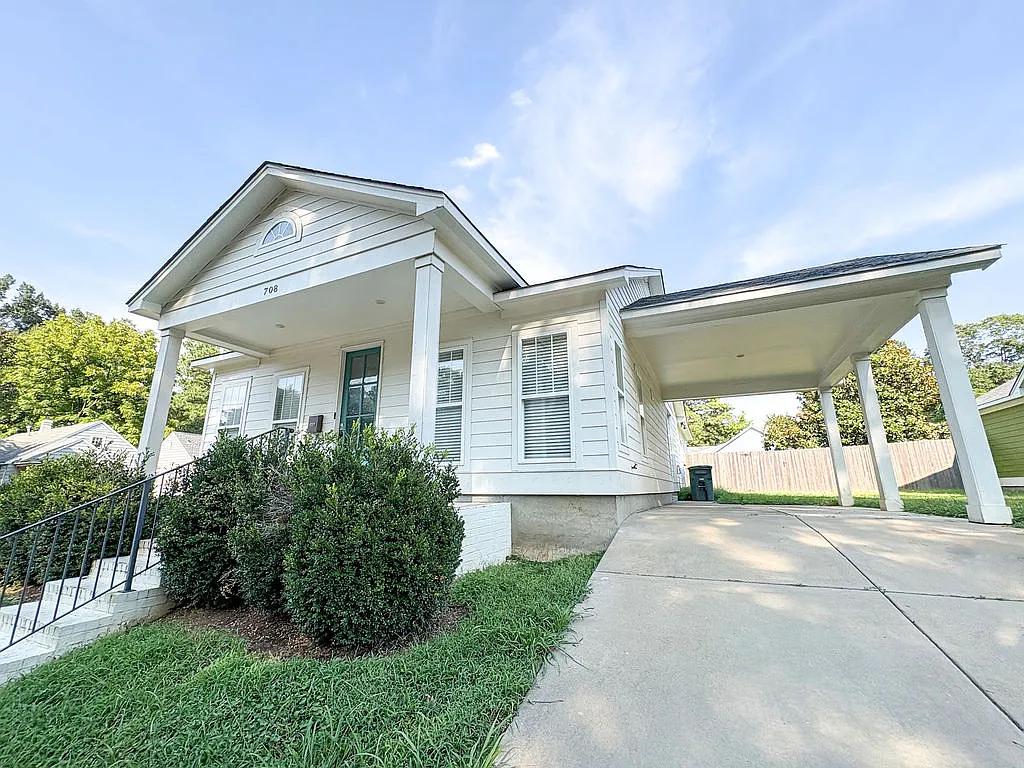 4 bed, 1700 sqft, $2,595 — Photo 3