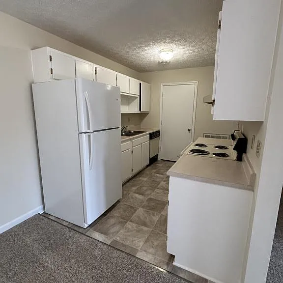 303 Farside Dr #5 — Photo 1
