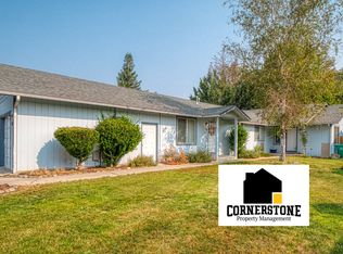 1365 SW Sun Glo Dr, Grants Pass, OR