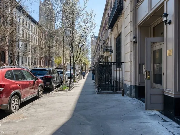 54 W 74th St APT 210, New York, NY 10023