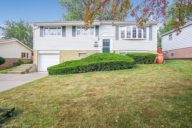 1st image of 9040 W Forest Dr