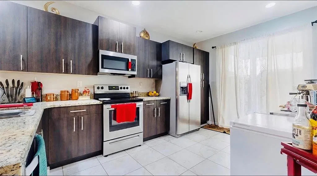 1 bed, 1.0 bath, 1600 sqft, $2,200 — Photo 3