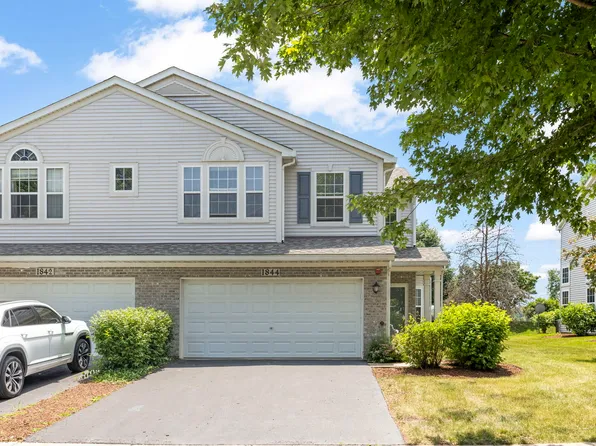 1844 Candlelight Cir, Montgomery, IL 60538