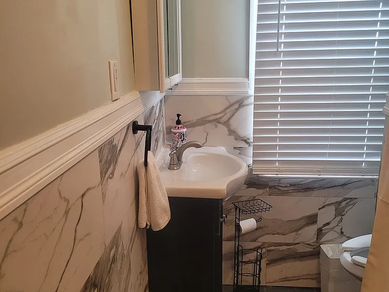 105 N Windsor Ave — Photo 18