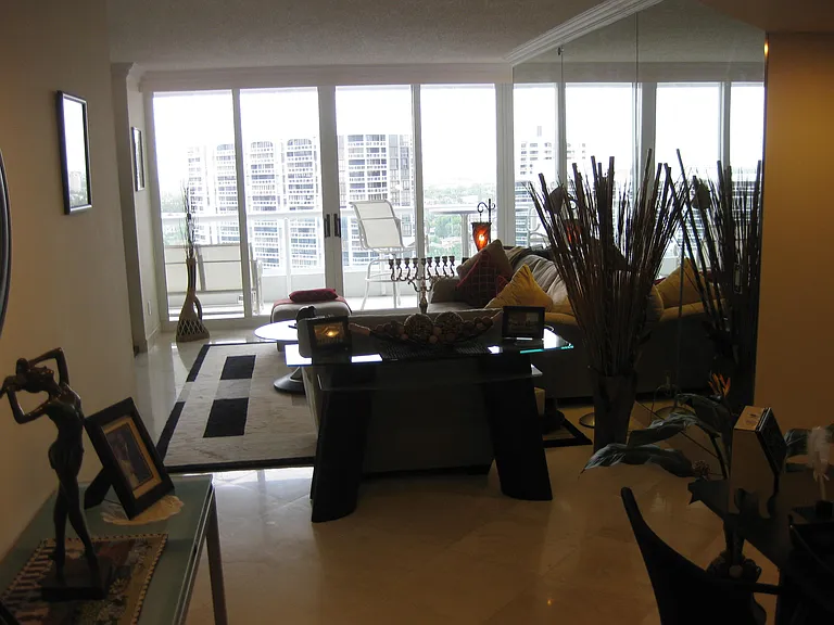 21055 Yacht Club Dr #1804 — Photo 2