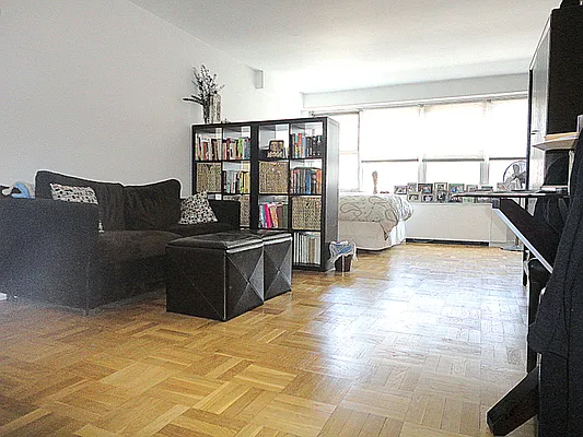 Rented by City Connections Realty | media 9