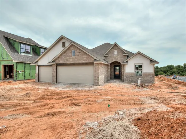 2216 Preserve Edge Dr, Edmond, OK 73034
