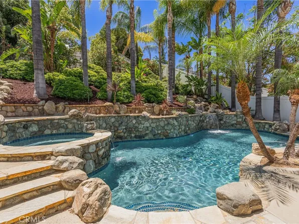 992 Chinotto Cir, Corona, CA 92881