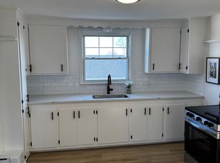 22 Magnolia St Unit 2, Bristol, RI 02809